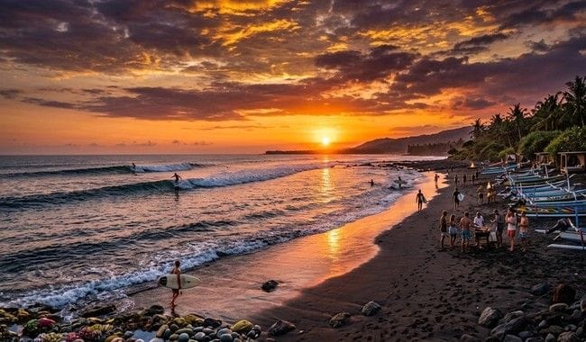 Pantai Medewi Bali, Surga Surfing dengan Ombak Panjang di Jembrana