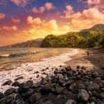 Yeh Leh Beach, Pantai Unik dengan Hamparan Batu Besar di Tabanan Bali
